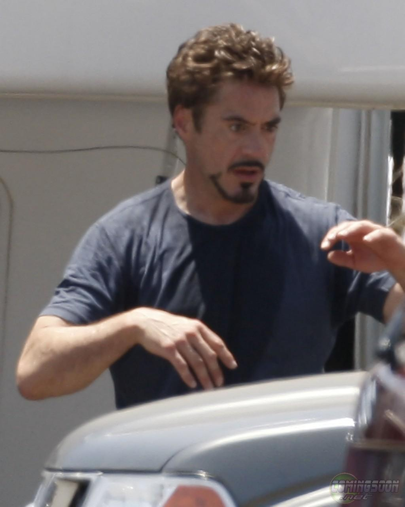 Illustration for article titled Tony Stark Makes A New Friend In Iron Man 2 Set Photos. Plus Doctor Who Regeneration Hints!